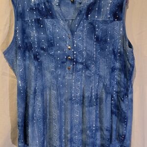 New Directions Sleeveless Blue Top with Button Detail